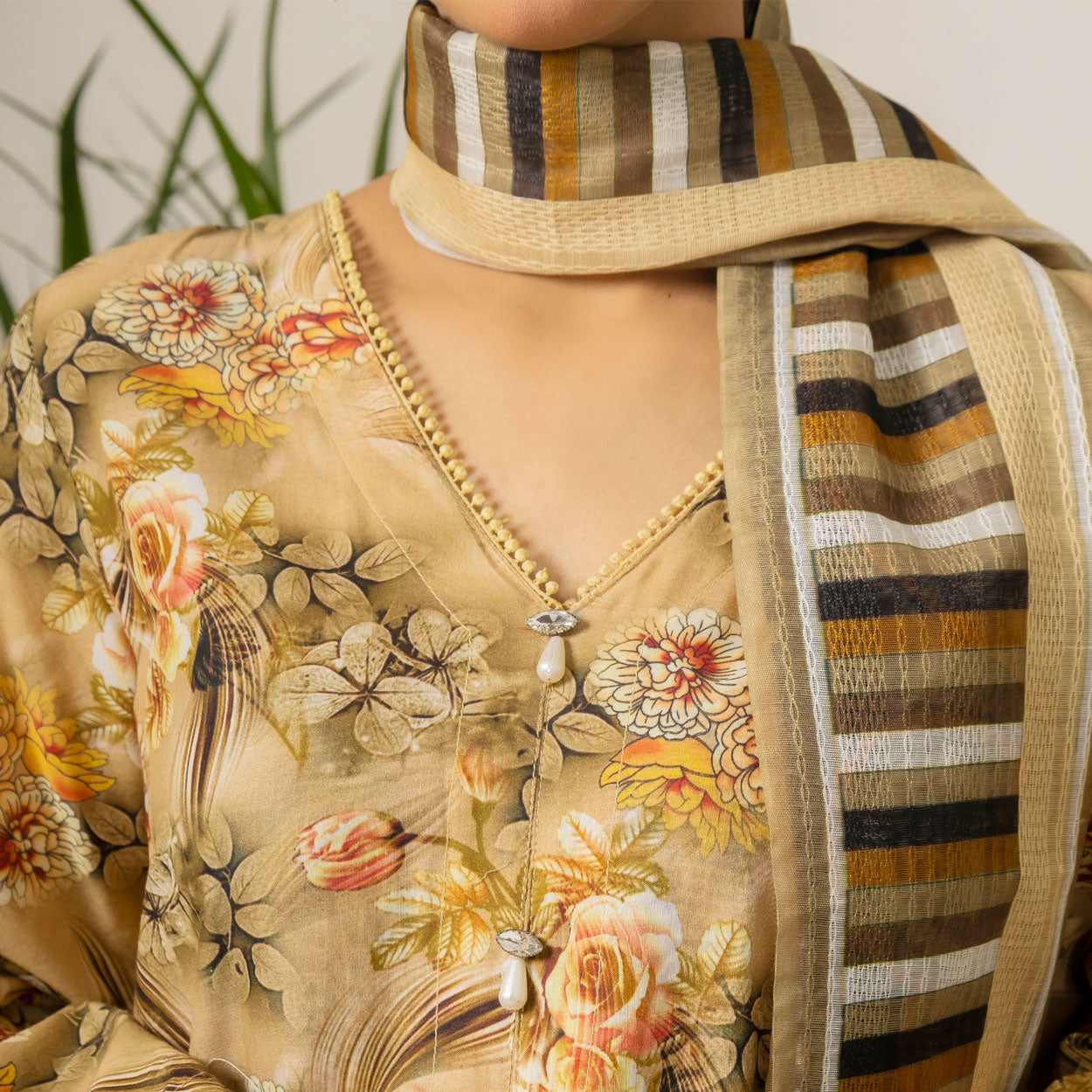 Golden Petal 3-Piece Lawn – AB0015