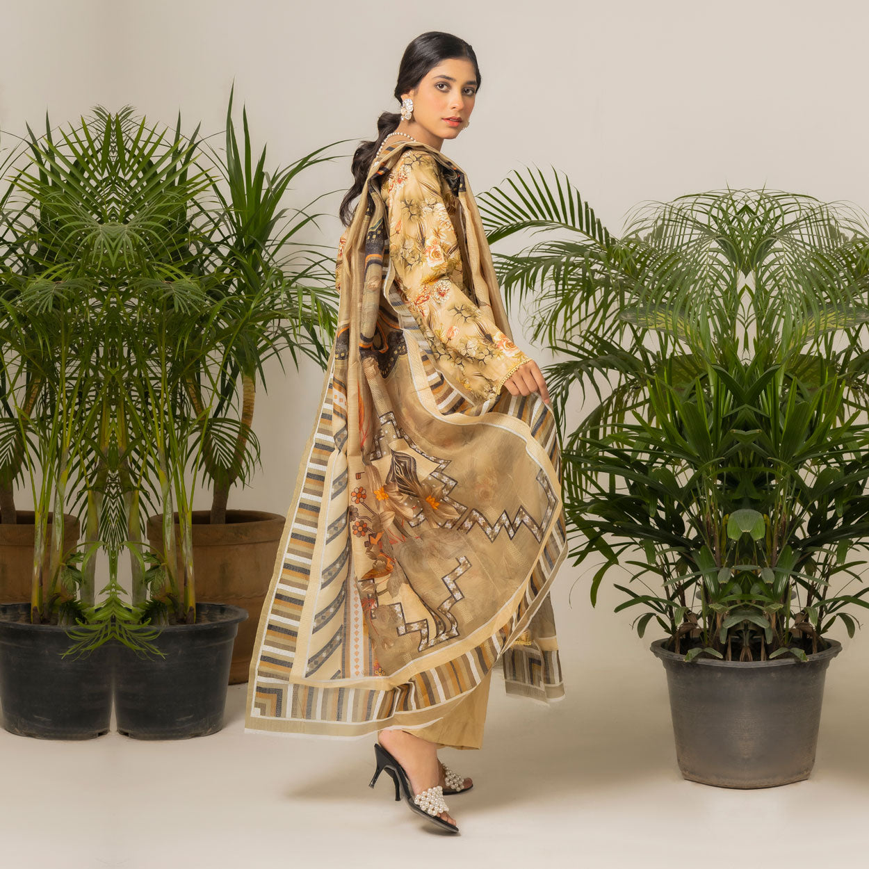 Golden Petal 3-Piece Lawn – AB0015