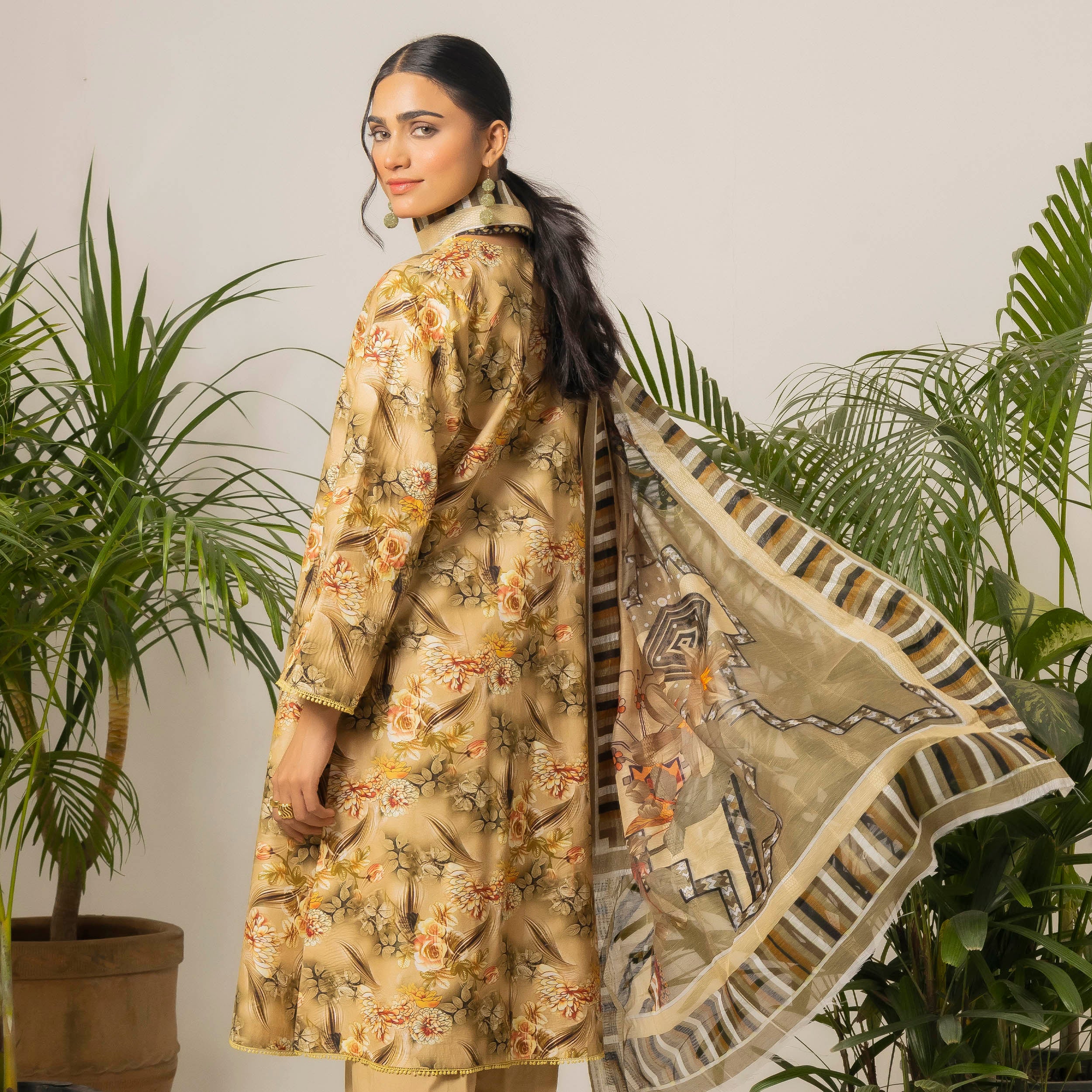 Amber Glow 3-Piece Lawn – AB0016