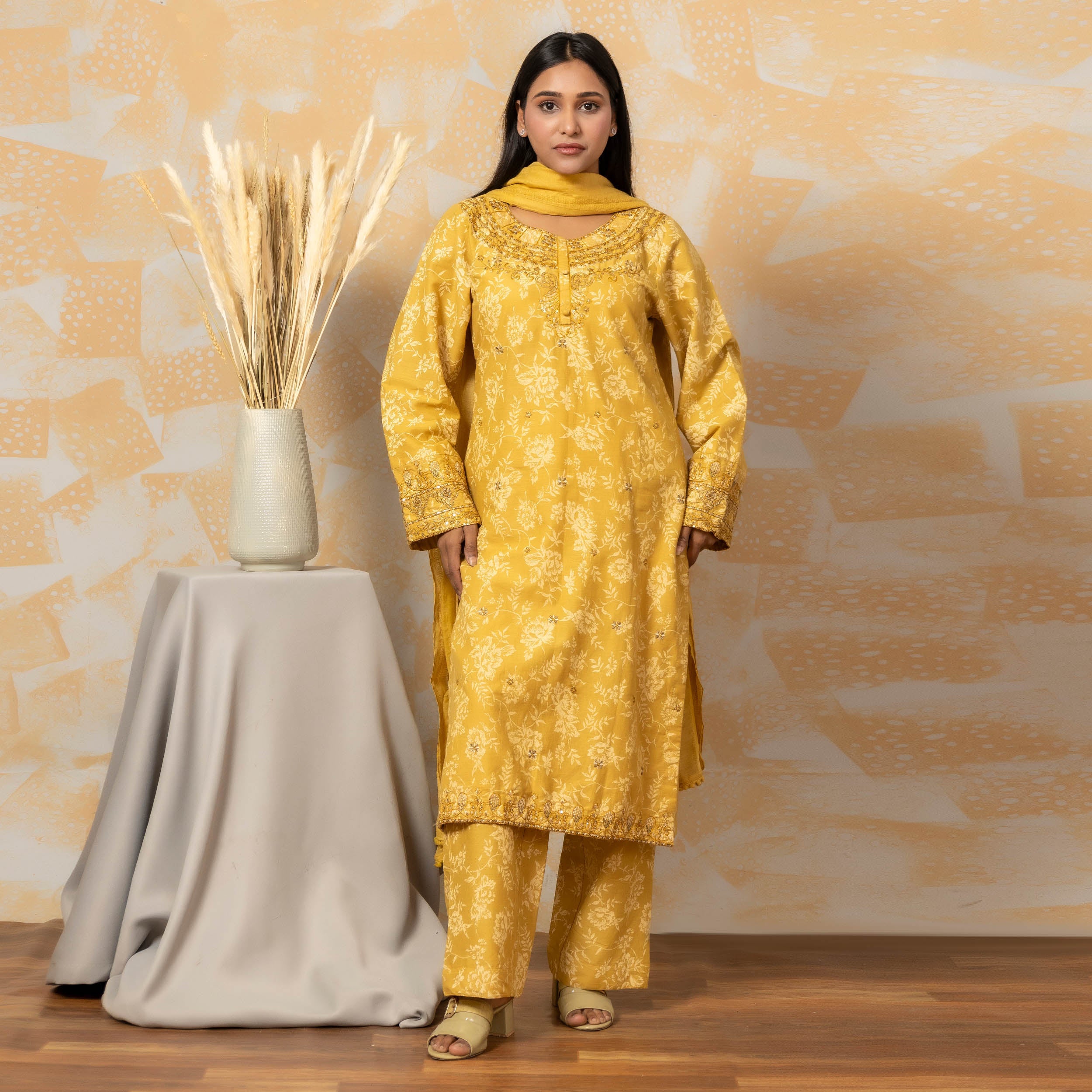 Saffron Elegance 3PC – AB0023