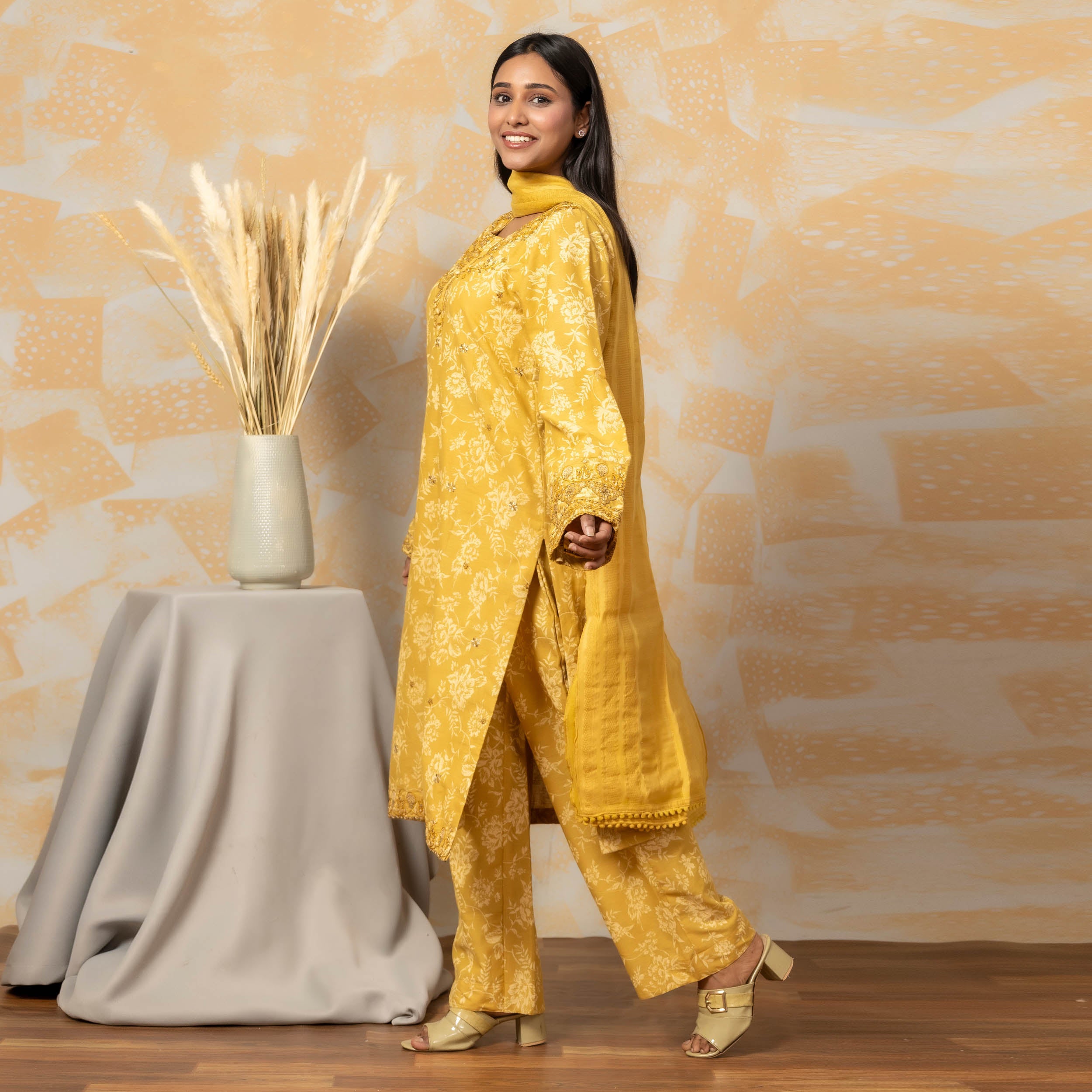 Saffron Elegance 3PC – AB0023
