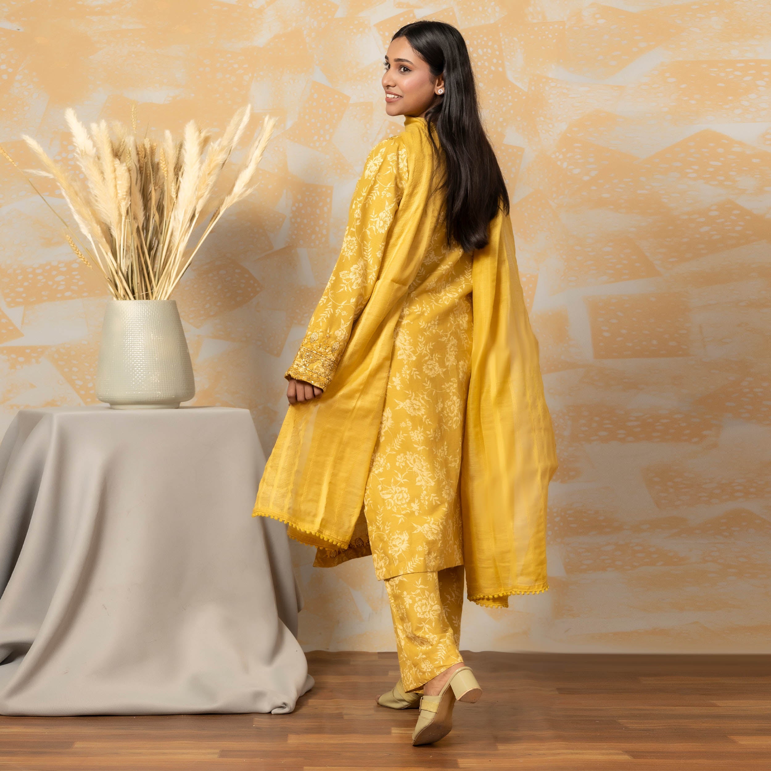 Saffron Elegance 3PC – AB0023