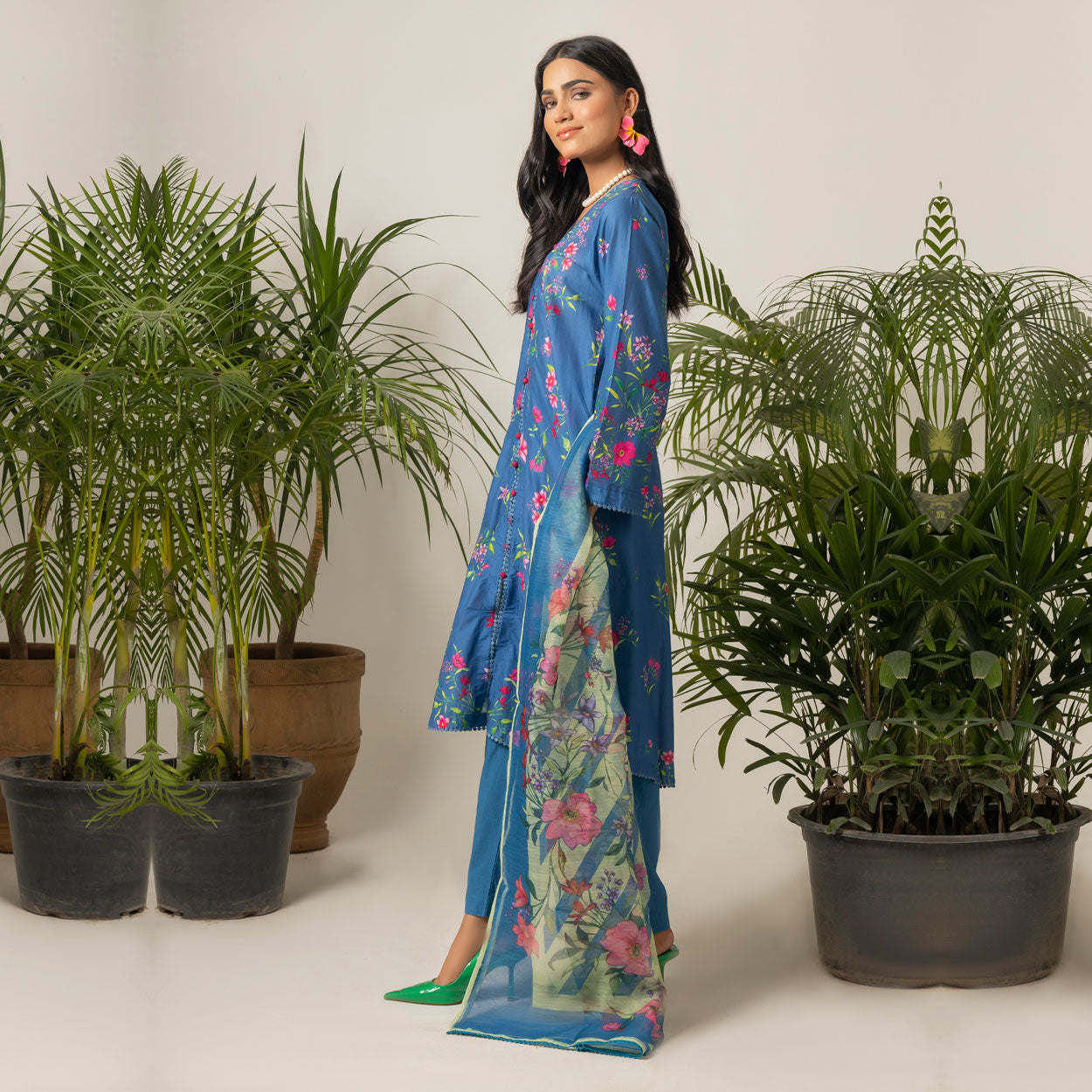 Blue Garden 3-Piece Lawn – AB0008