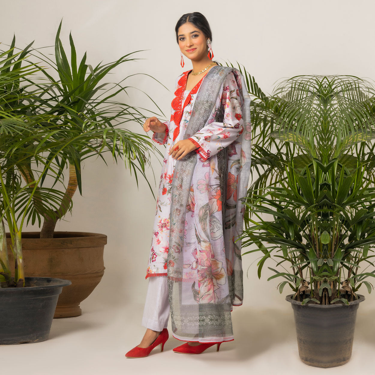 Ivory Bloom 3-Piece Lawn – AB0012