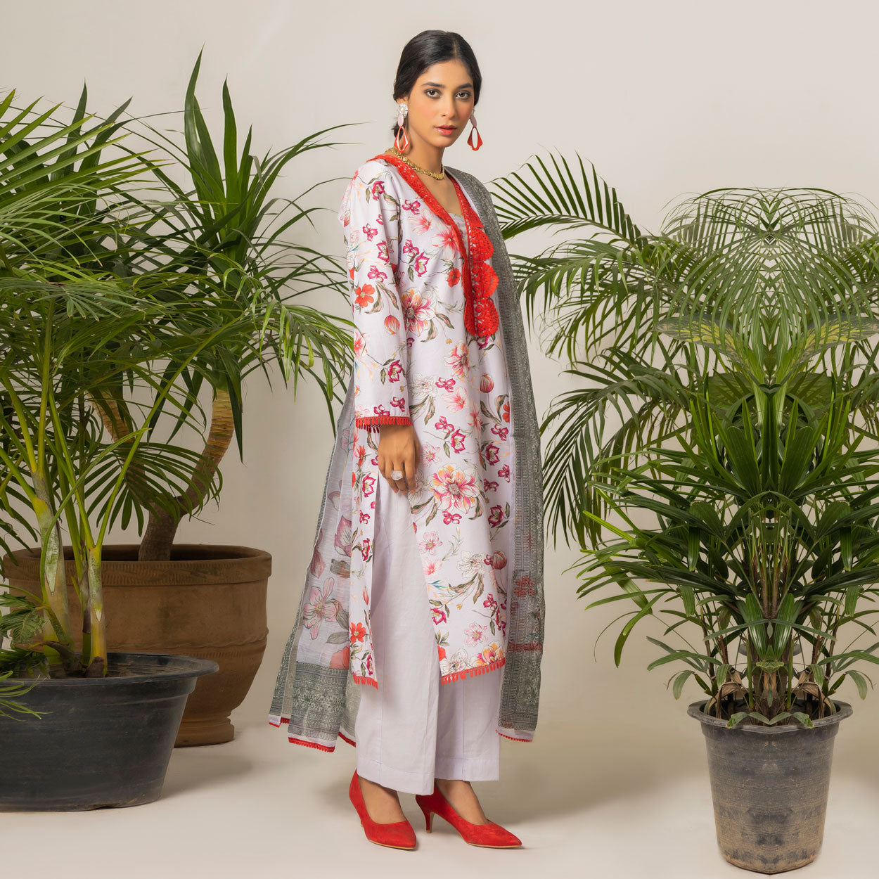 Ivory Bloom 3-Piece Lawn – AB0012