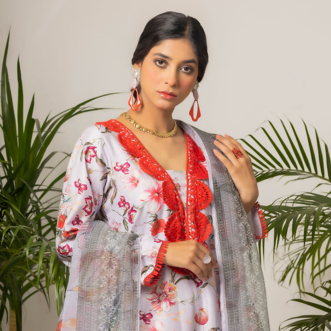 Ivory Bloom 3-Piece Lawn – AB0012