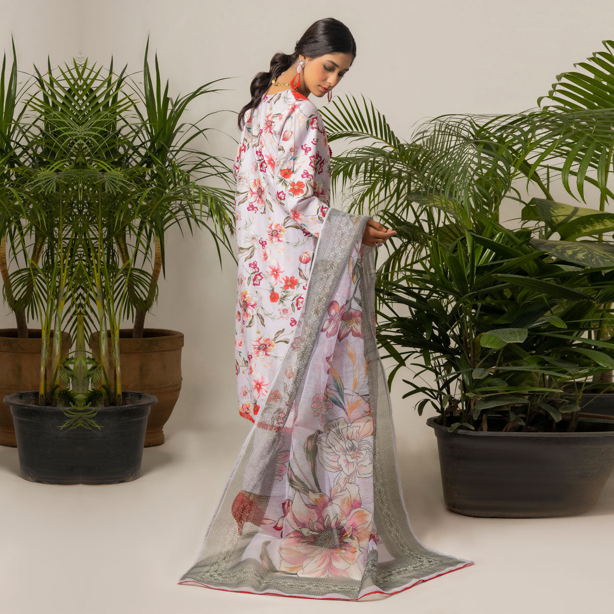 Ivory Bloom 3-Piece Lawn – AB0012