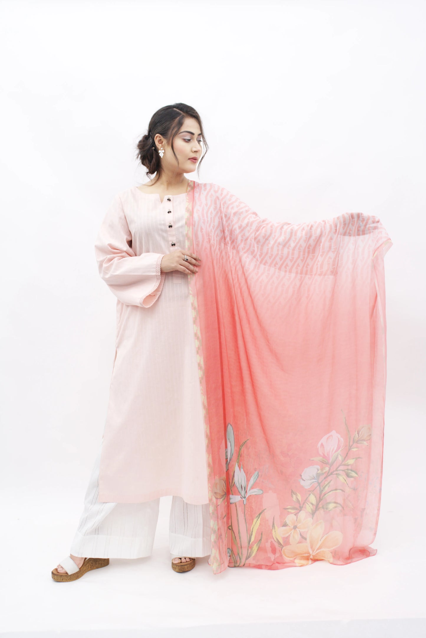 3PC Ivish Suit – Elegant & Chic Dupatta: Printed chiffon dupatta