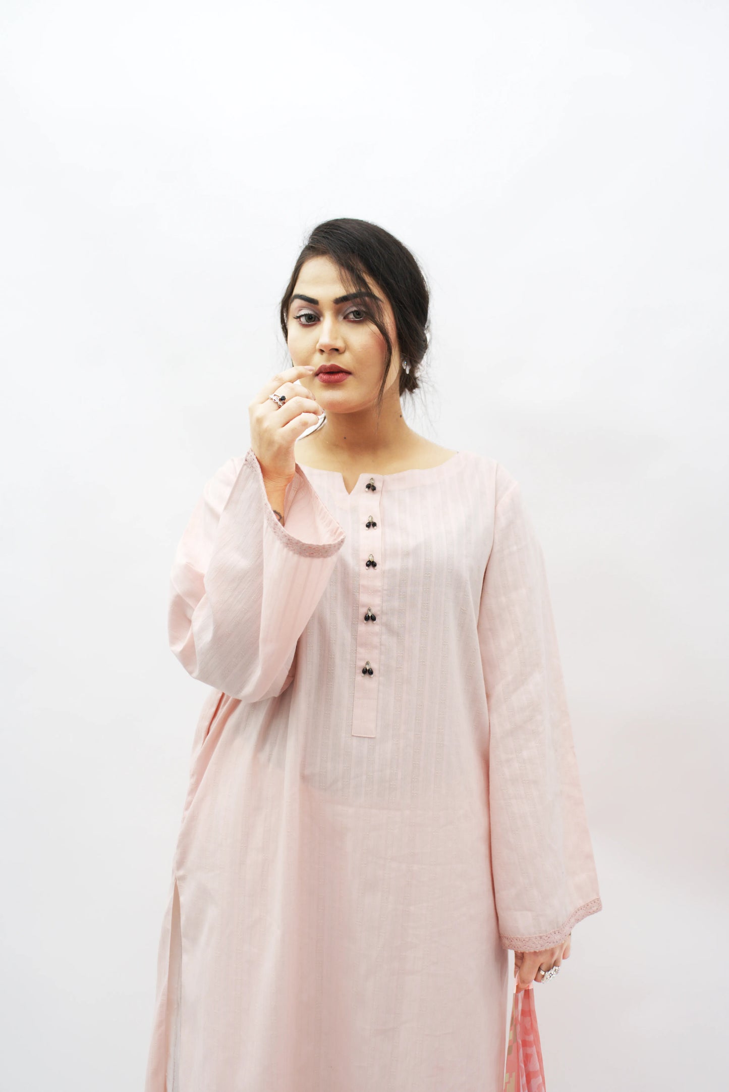 3PC Ivish Suit – Elegant & Chic Dupatta: Printed chiffon dupatta