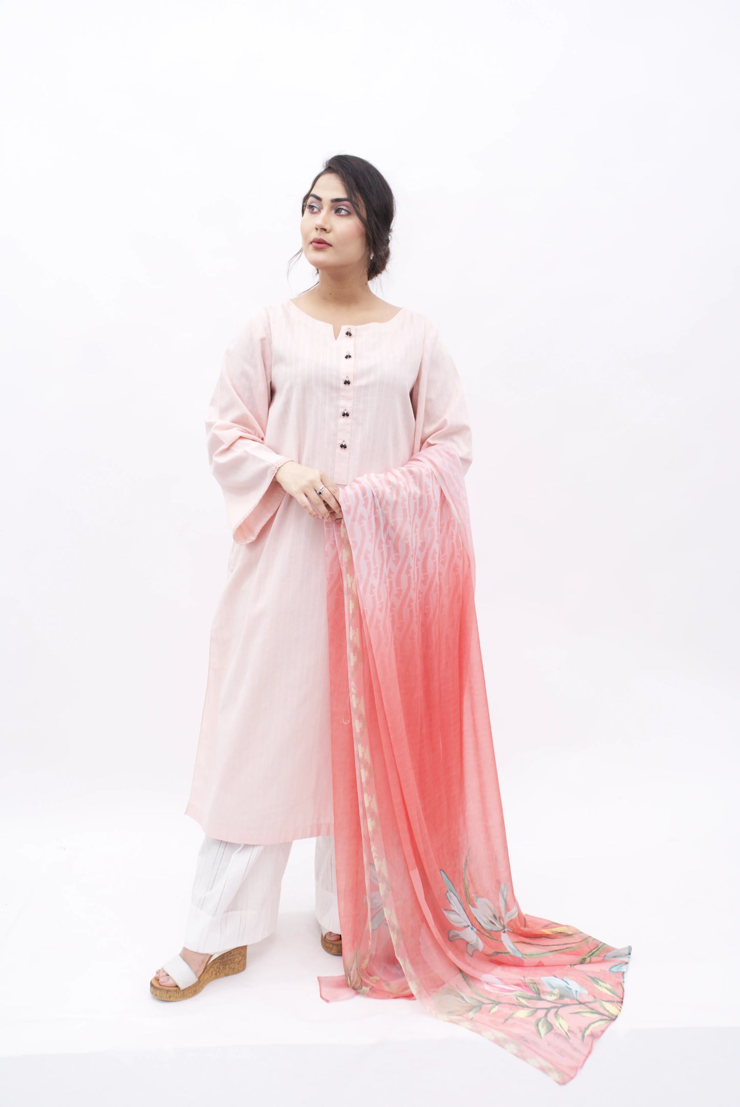 3PC Ivish Suit – Elegant & Chic Dupatta: Printed chiffon dupatta