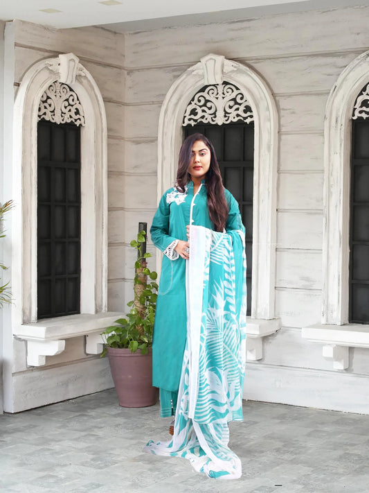3PC Lawn Suit     Shirt with unique Motive  plazo Trouser with Botton  printed chiffon dupata